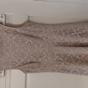 London Times Crochet Overlay Dress With Lining size 4. Stunning detail. EUC